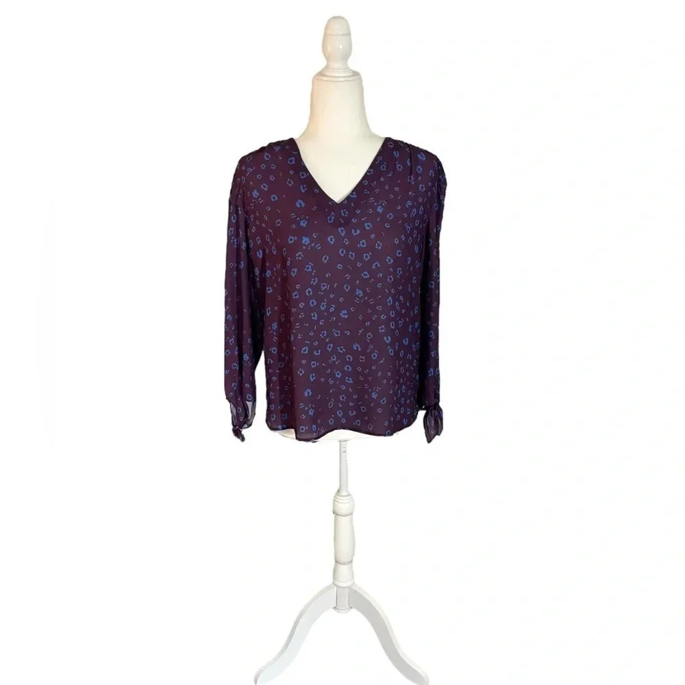 LaRoque Original V-Neck Leopard Blouse Size Medium